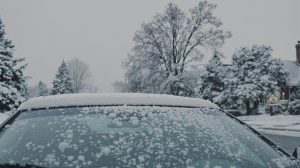 découvrez pourquoi il est crucial de relever vos essuie-glaces avant une chute de neige. protégez vos balais d'essuie-glaces, assurez une meilleure visibilité et évitez les dégâts sur votre véhicule. lisez notre guide pour des conseils pratiques.