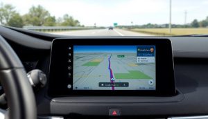 découvrez comment activer facilement et légalement les alertes radars sur google maps en france. astuces pratiques pour rouler en toute sécurité et éviter les mauvaises surprises sur la route !
